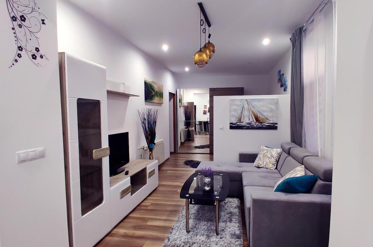 Stefan Center Apartment *